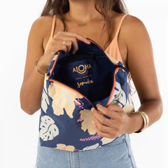 MAX Papeʻete by Samudra Pouch in Neon Moon on Navy