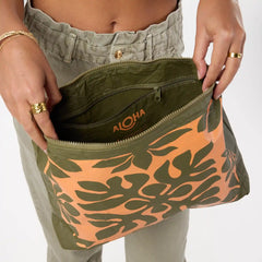 Kaʻulu MAX Pouch in Papaya on Olive