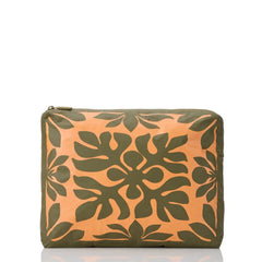 Kaʻulu Mid Pouch in Papaya on Olive