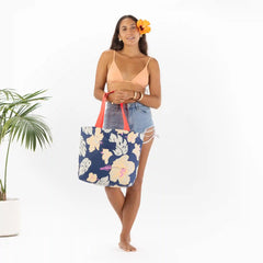 Papeʻete by Samudra Day Tripper in Neon Moon on Navy