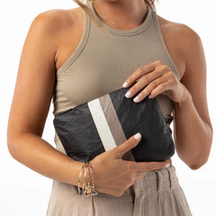 Le Voyageur Small Pouch in Caffe on Black