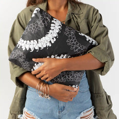 Puakenikeni MAX Pouch in White on Black