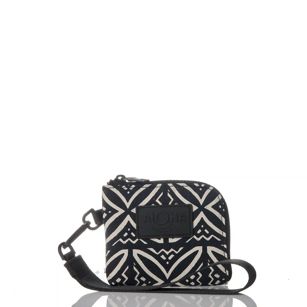 Pasifika Go-To Wristlet in Sandstone on Black