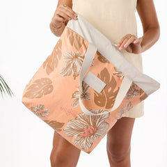 Pape'ete Day Tripper in Toffee on Sandstone